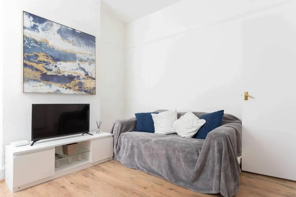 Contemporary 3 Bed House With Spacious Garden Close To Stratford London 0*,  United Kingdom
